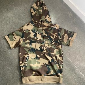 Men’s Zara Camo Short Sleeve Hoodie Size Small